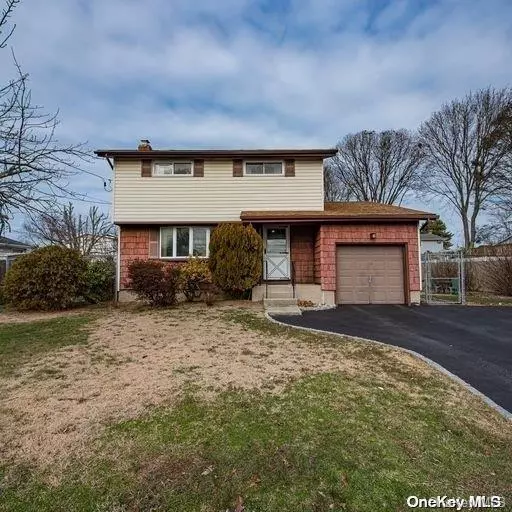 353 Whipple ST, Brentwood, NY 11717