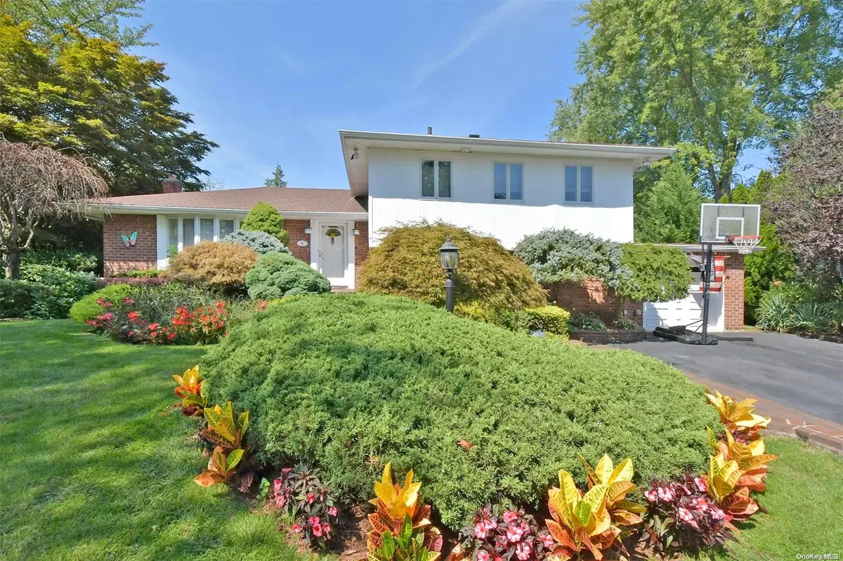 Melville, NY 11747,9 Dunford ST