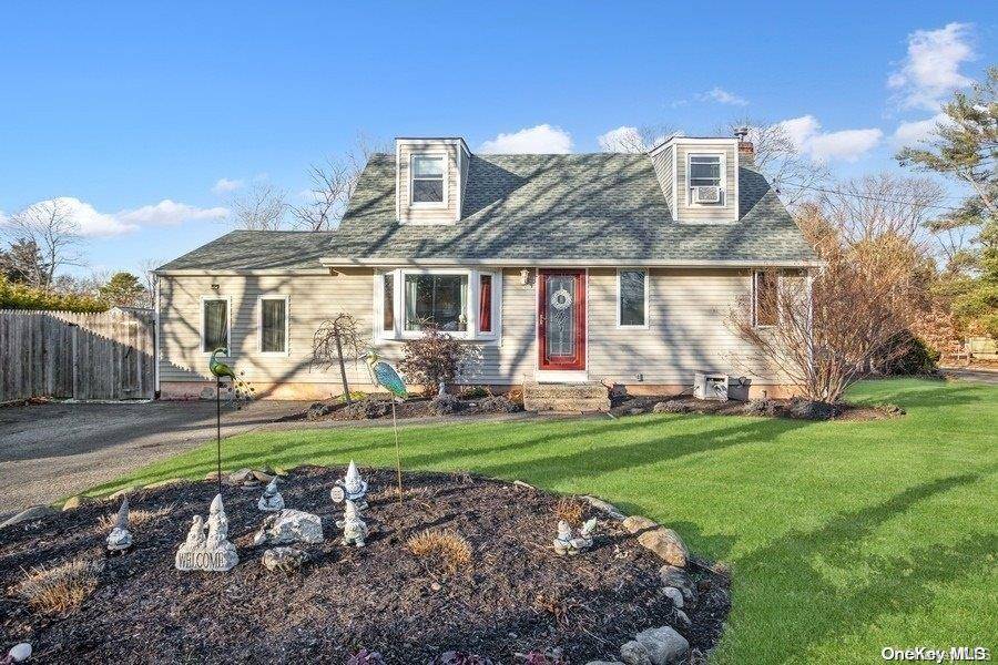 Centereach, NY 11720,1 Laura DR
