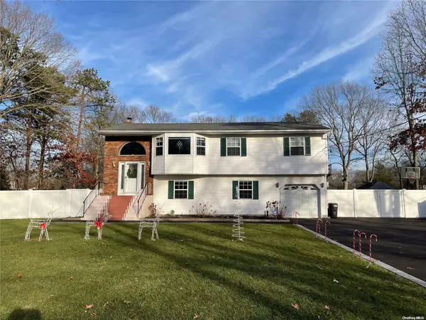 100 Grand AVE, Shirley, NY 11967