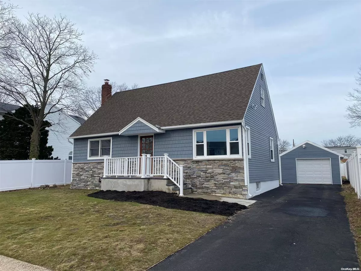 Seaford, NY 11783,3847 Cordwood LN