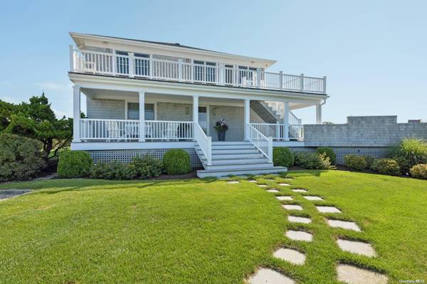 28 Stacy DR, Westhampton Beach, NY 11978