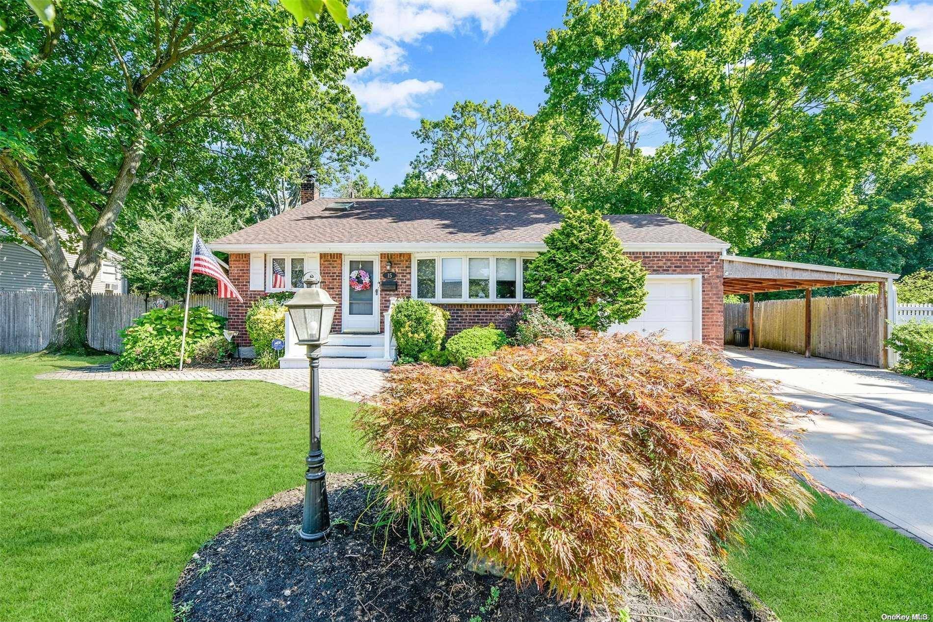 15 Laurie BLVD, Bethpage, NY 11714
