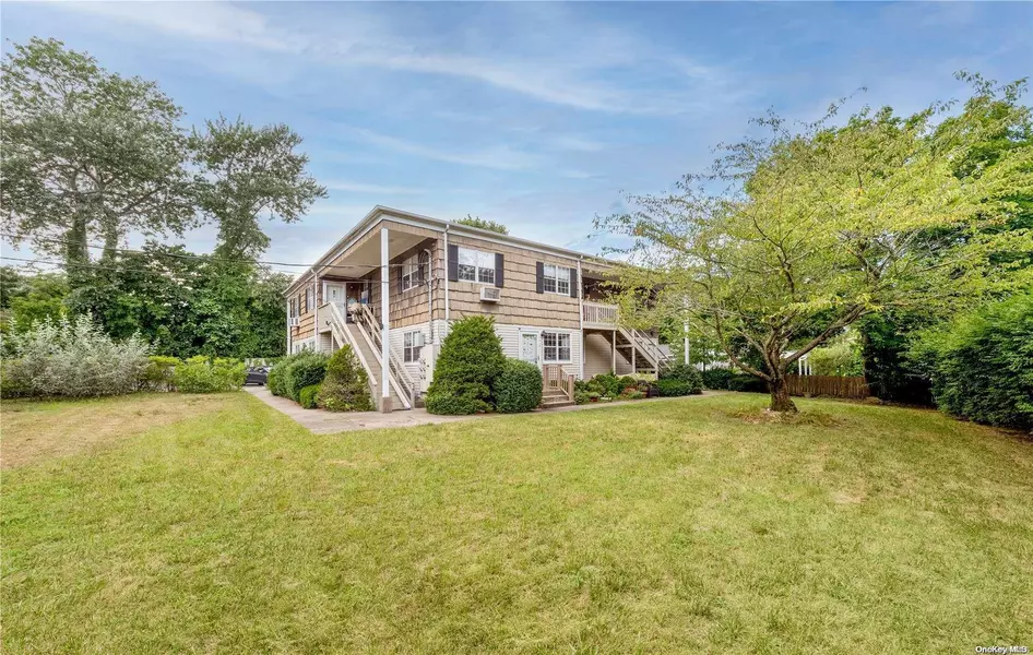 40 Canoe PL #6, Hampton Bays, NY 11946