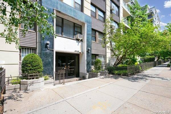 98-09 64 RD #7F,  Rego Park,  NY 11374