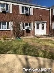 221-38 Manor RD #38, Bellerose Manor, NY 11427