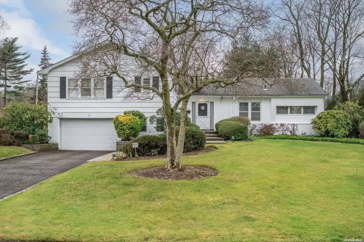 East Hills, NY 11576,12 Beechwood RD