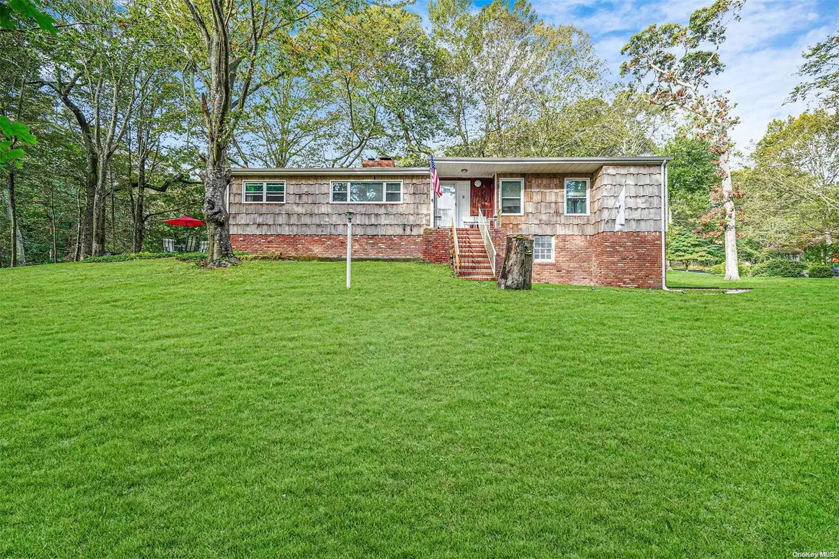 Baiting Hollow, NY 11933,9 Kings HWY