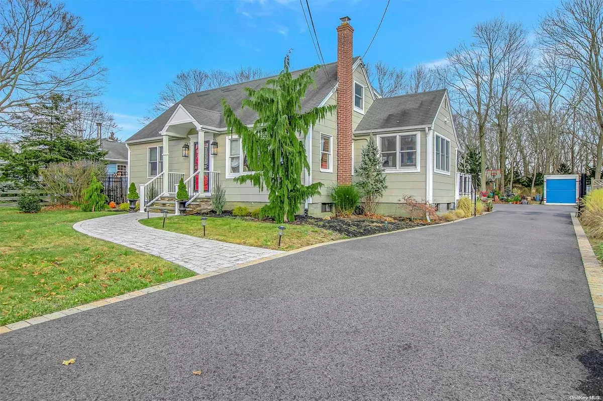 East Patchogue, NY 11772,129 Orchard RD