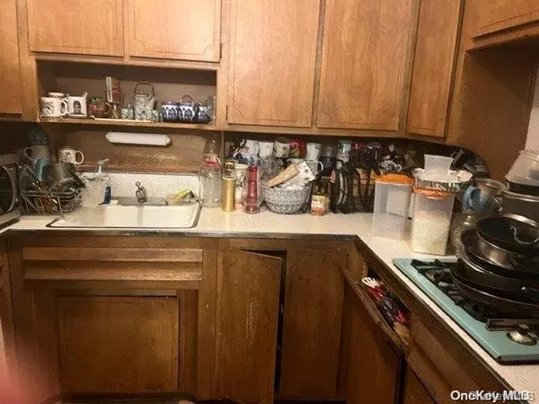 Brooklyn, NY 11236,927 E 96th ST