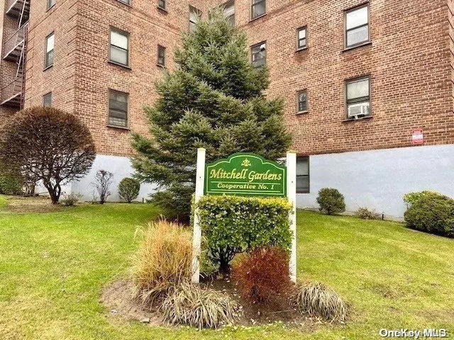 141-16 28th AVE #1E, Flushing, NY 11354