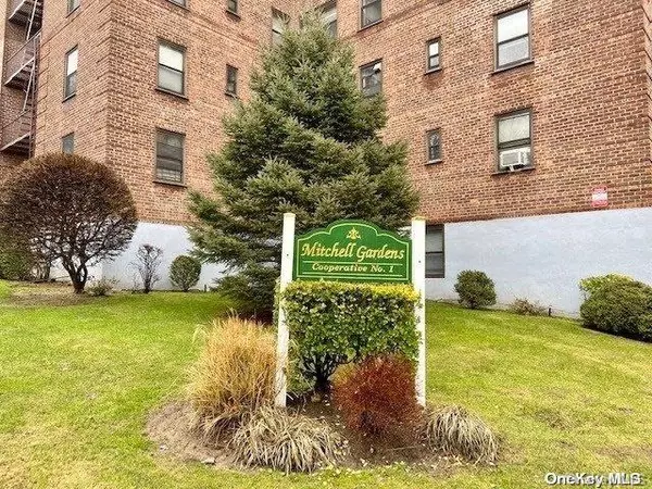 141-16 28th AVE #1E,  Flushing,  NY 11354