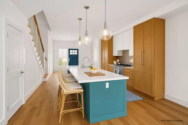 Hampton Bays, NY 11946,68 Foster AVE #8
