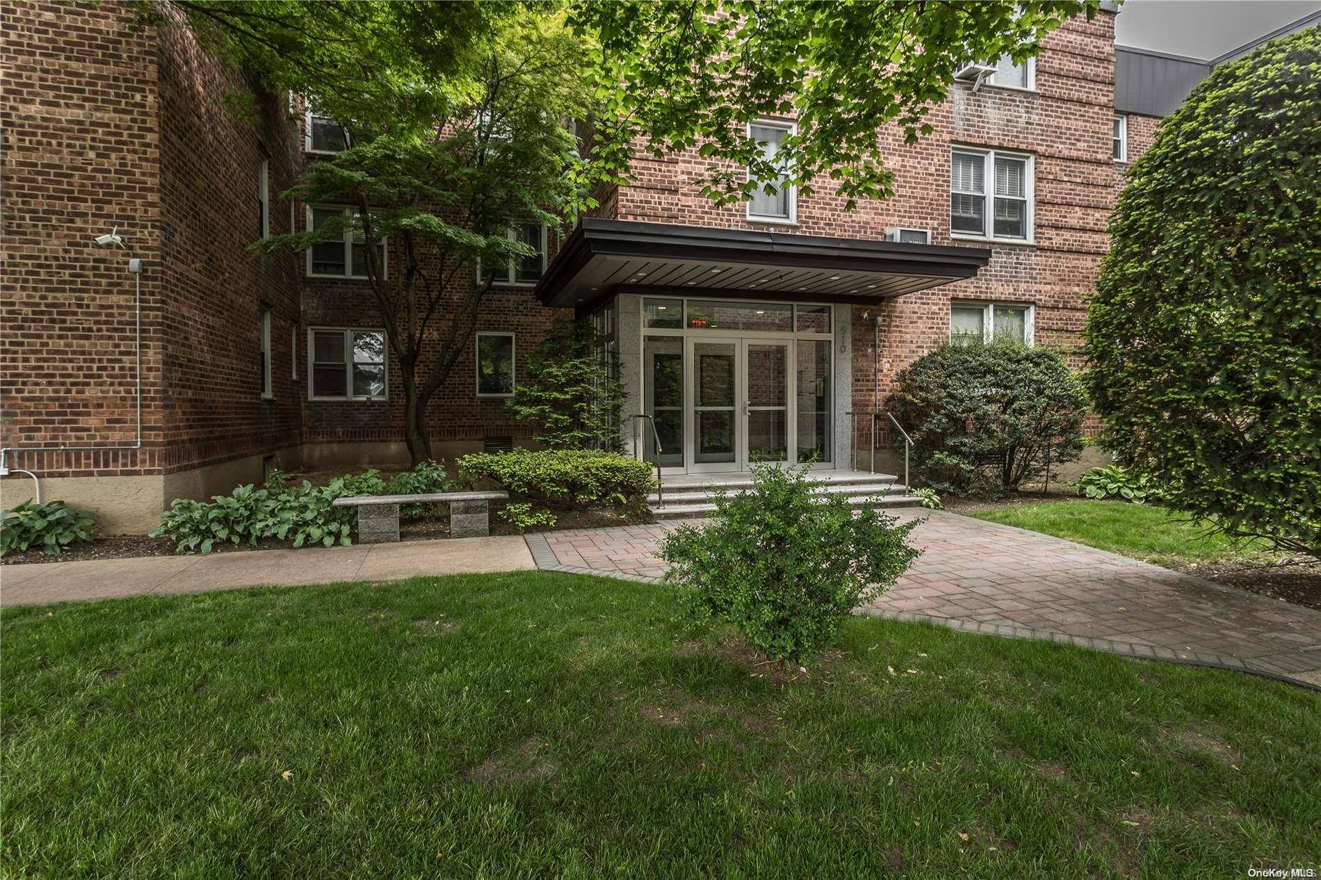 510 Dubois #1C, Valley Stream, NY 11581
