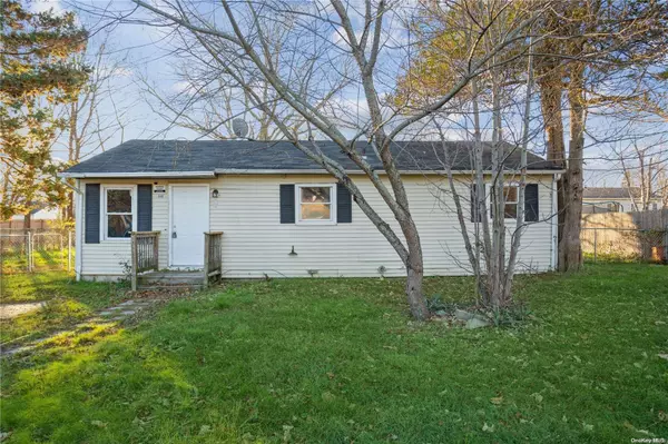 540 Bourdois AVE, Bellport, NY 11713