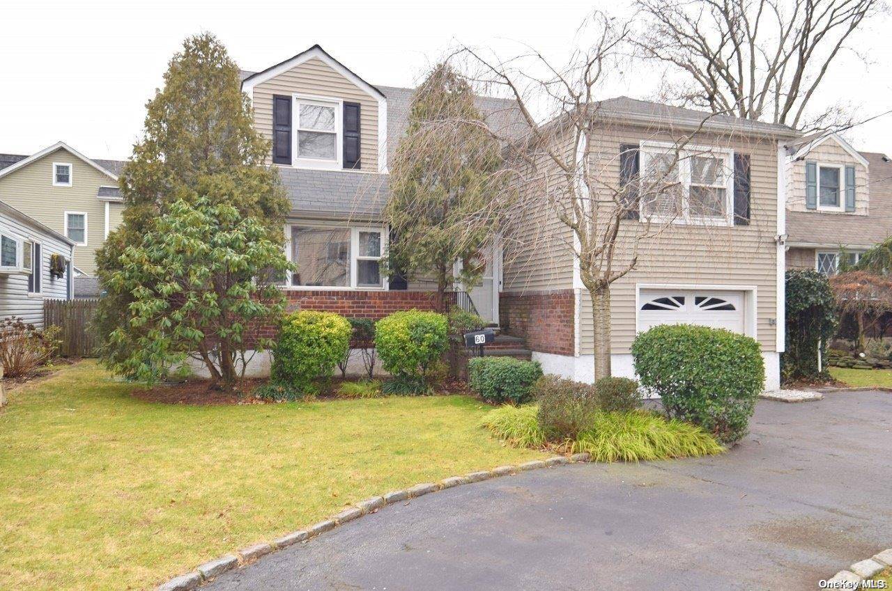 60 Adair CT, Malverne, NY 11565