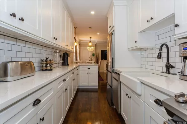 57-41 244th ST #Lower, Douglaston, NY 11362