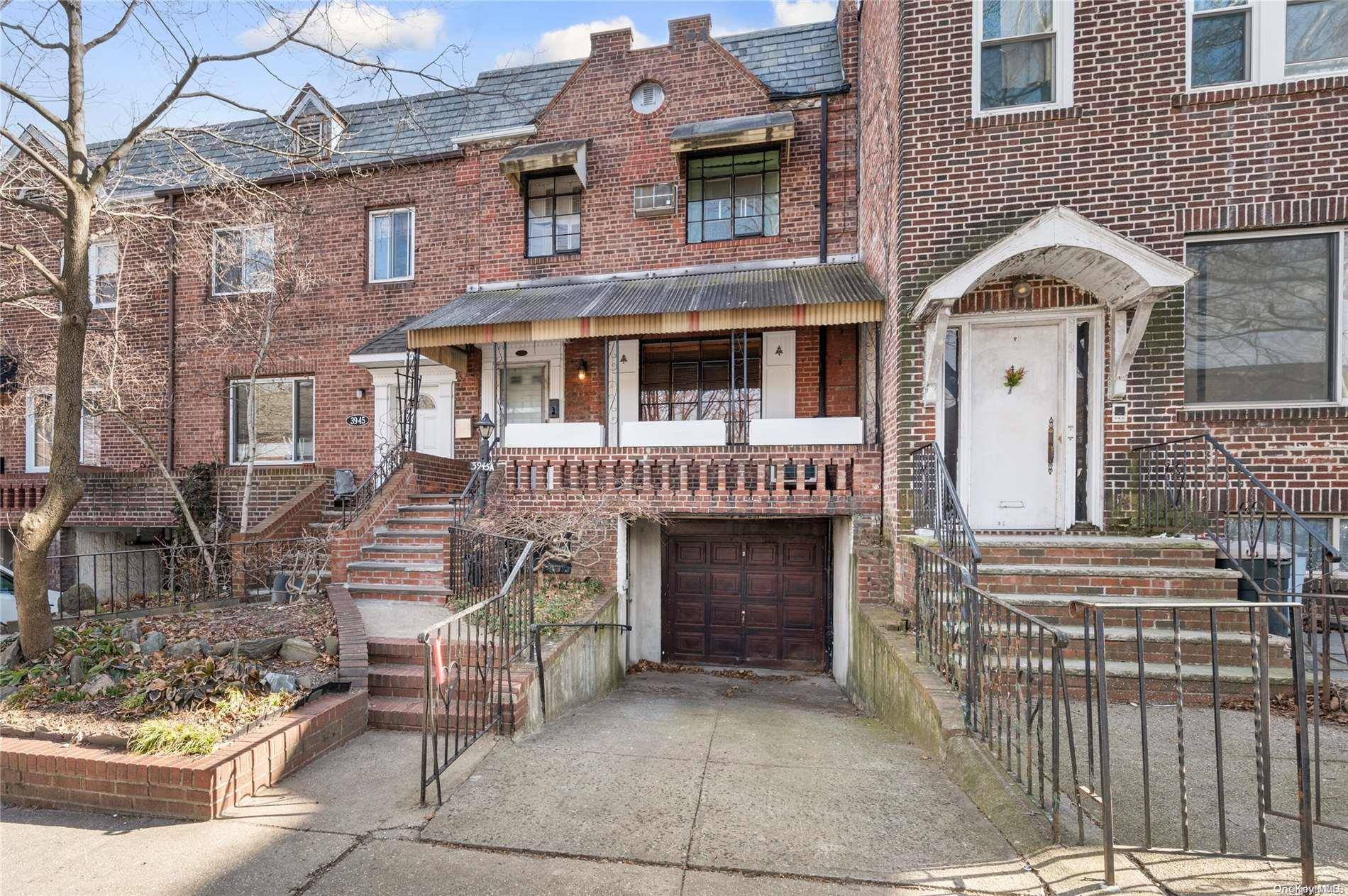 3945A 49th ST, Sunnyside, NY 11104