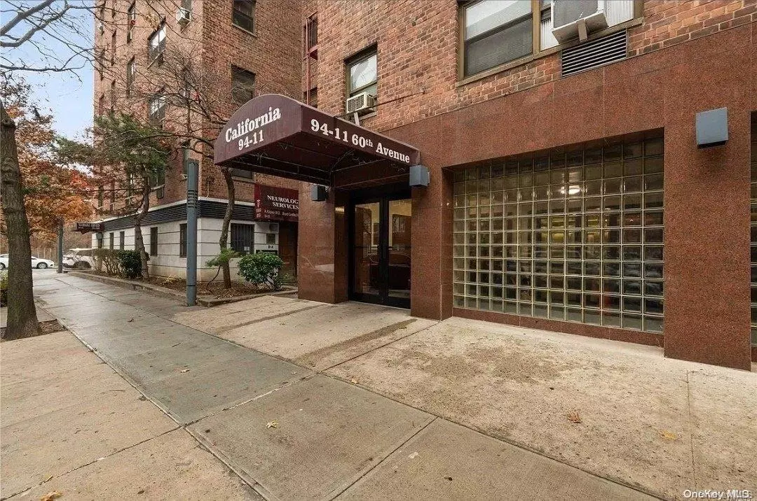 Elmhurst, NY 11373,94-31 60th AVE #1B