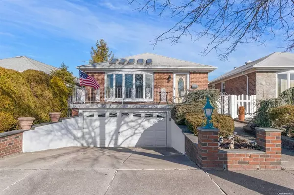 160-17 25 AVE, Whitestone, NY 11357