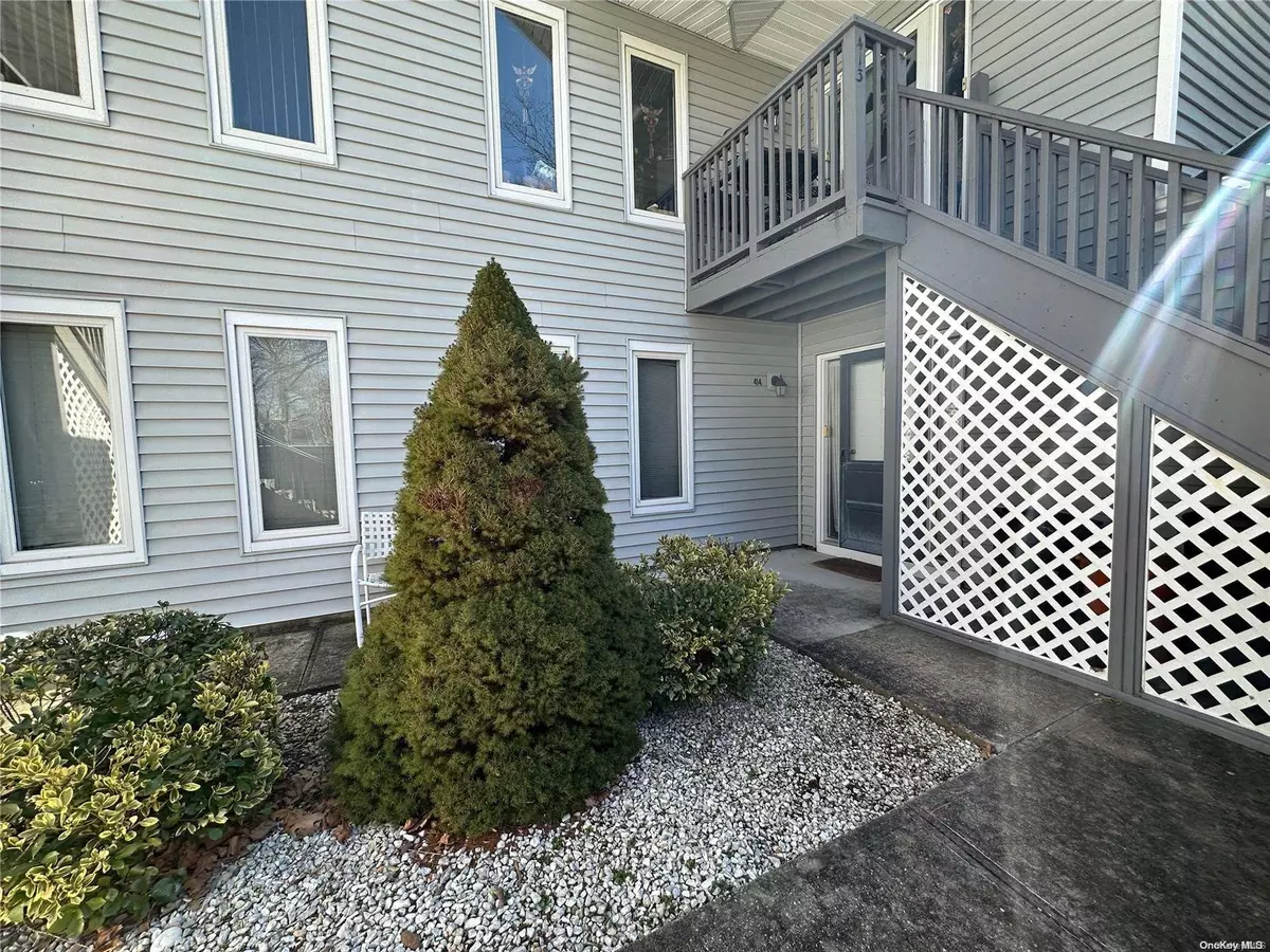 Saint James, NY 11780,414 Elton Court East #414