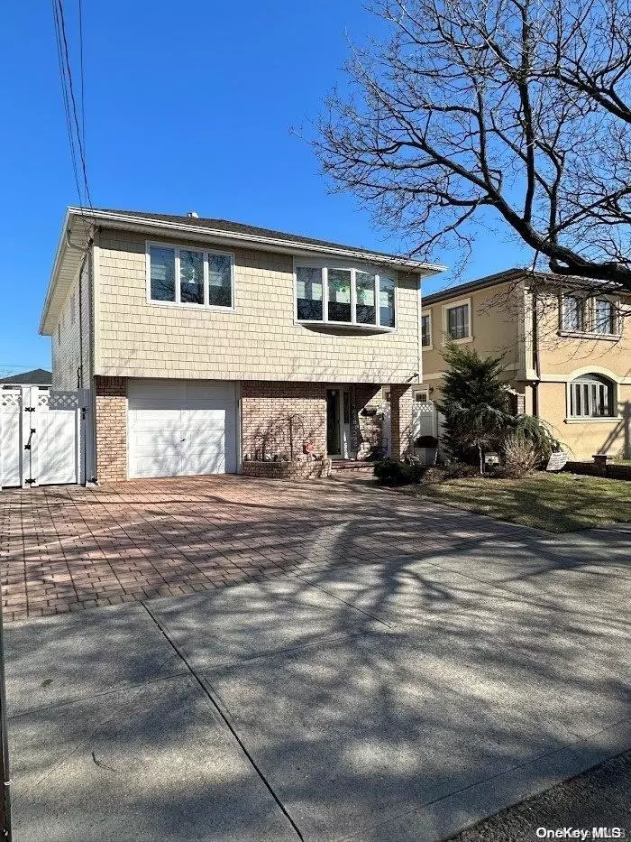 Howard Beach, NY 11414,159-47 81st ST