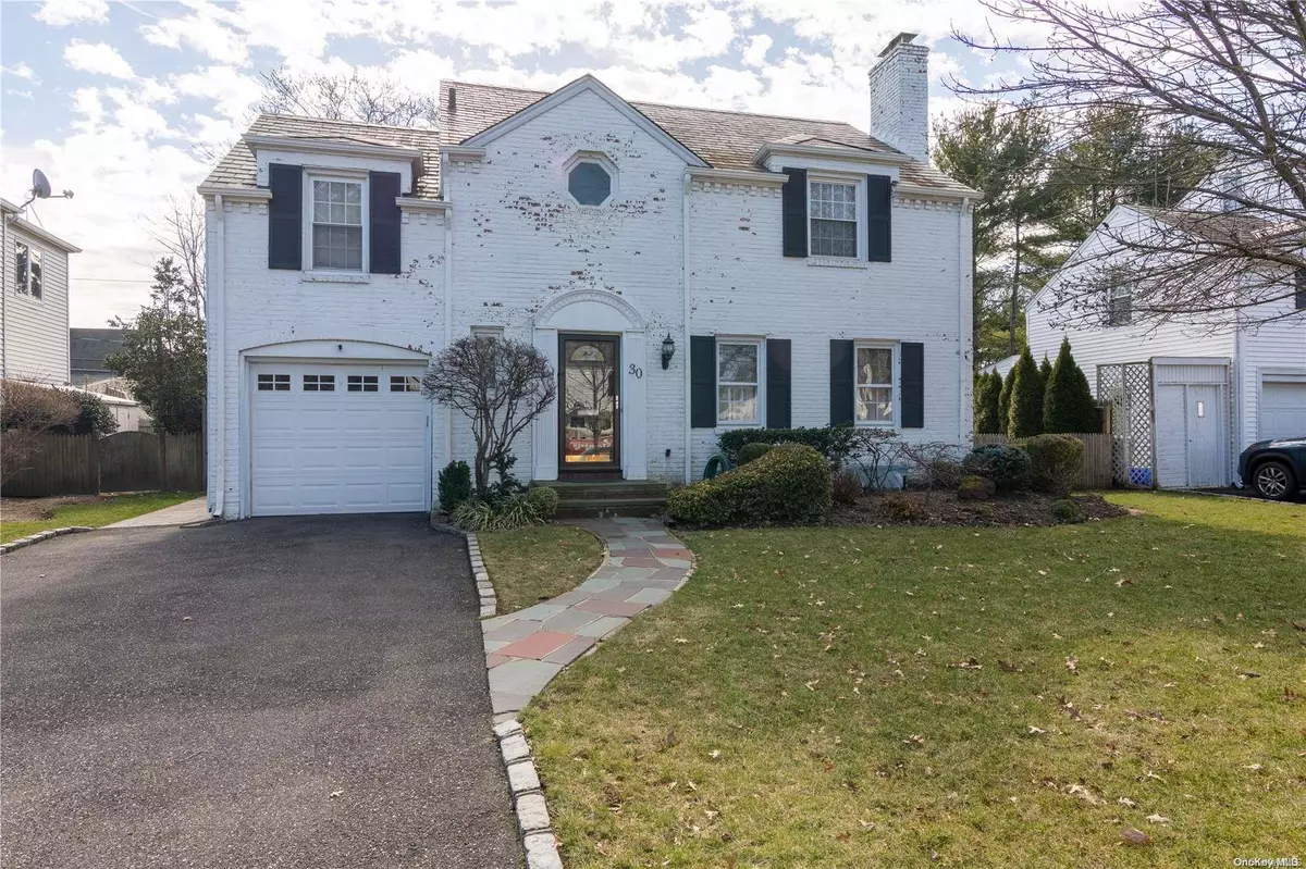 Rockville Centre, NY 11570,30 Greystone RD