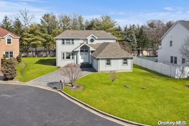 Old Westbury, NY 11568,5 Laurel LN