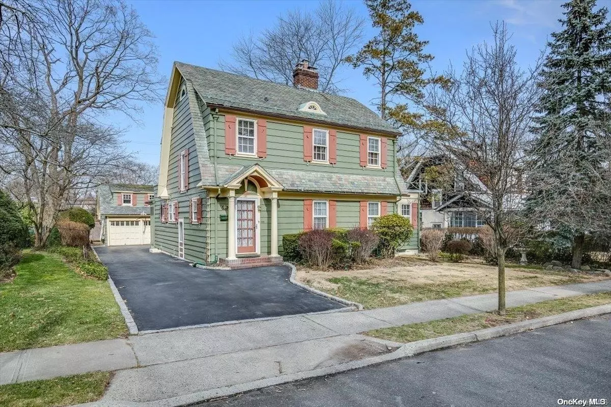 Manhasset, NY 11030,91 Nassau AVE