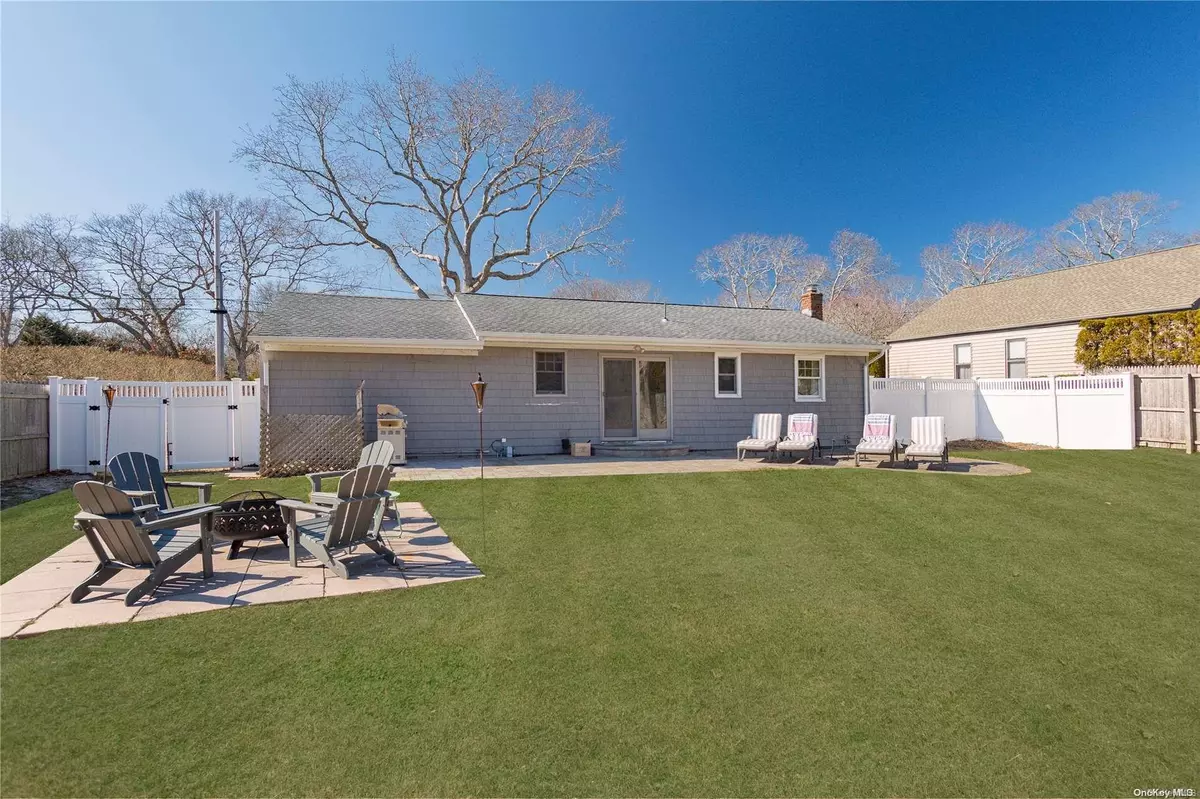 Hampton Bays, NY 11946,41 Hampton Bays DR