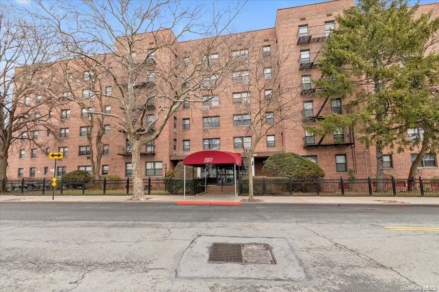 131-11 Kew Gardens Road #2L, Kew Gardens, NY 11418