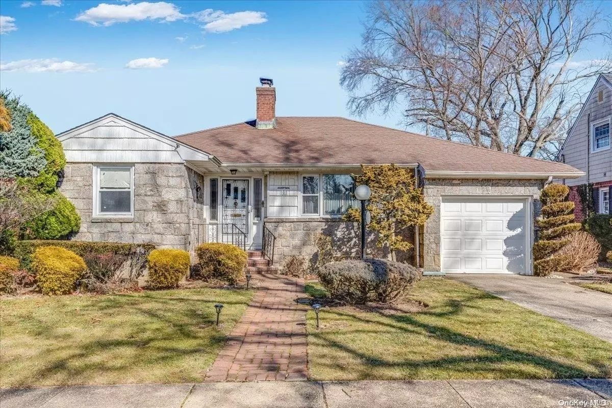 Rockville Centre, NY 11570,161 Wright RD