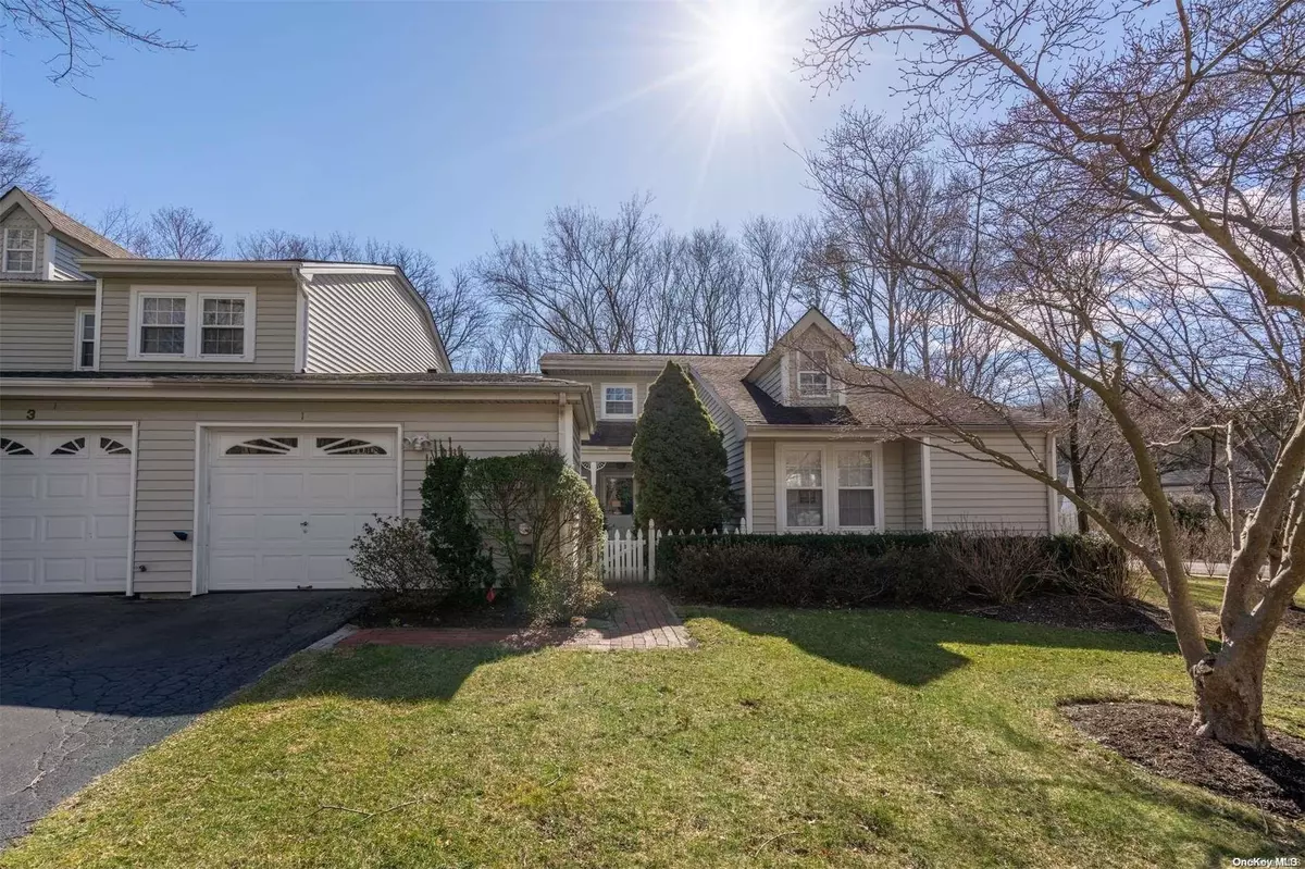 Huntington, NY 11743,Address not disclosed