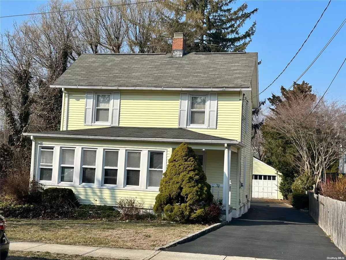 Glen Cove, NY 11542,30 Maple AVE