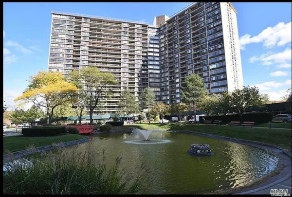 2 Bay Club DR #9D, Bayside, NY 11360