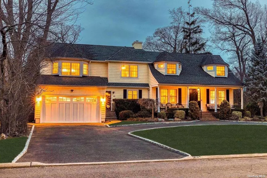 49 Lindenmere DR, Merrick, NY 11566