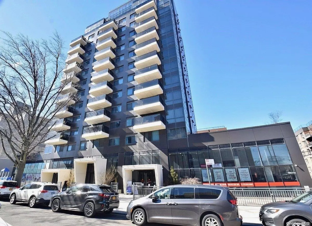 Flushing, NY 11354,35-08 146th ST #10C