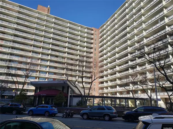 61-25 97th ST #4C, Rego Park, NY 11374