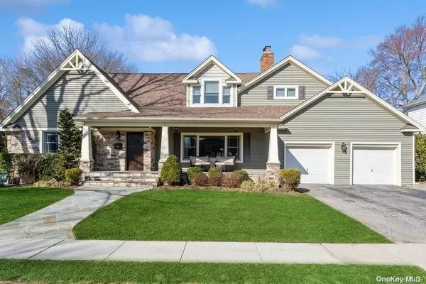 202 Wellington RD, Garden City, NY 11530