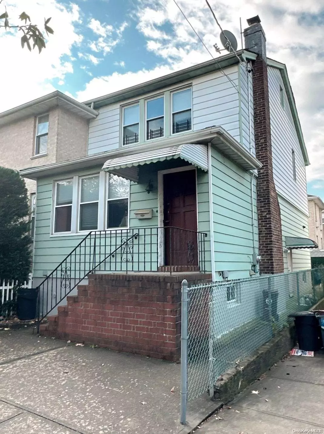 Woodside, NY 11377,49-18 67th ST