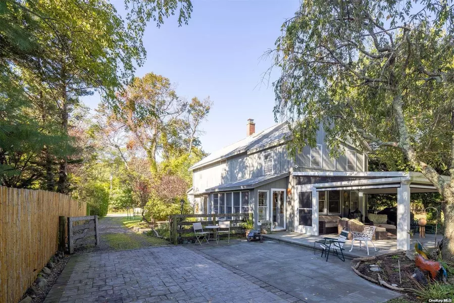 48 Manor LN, Jamesport, NY 11947