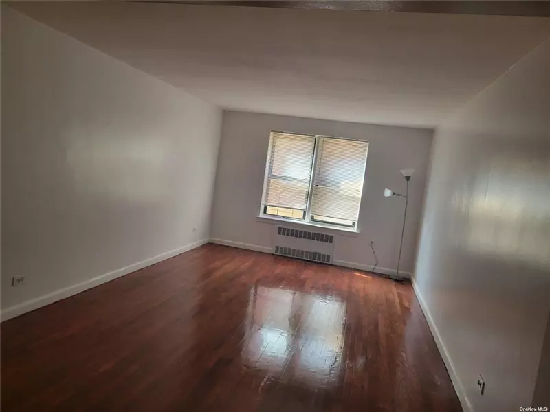 37-56 87 ST #1G, Jackson Heights, NY 11372