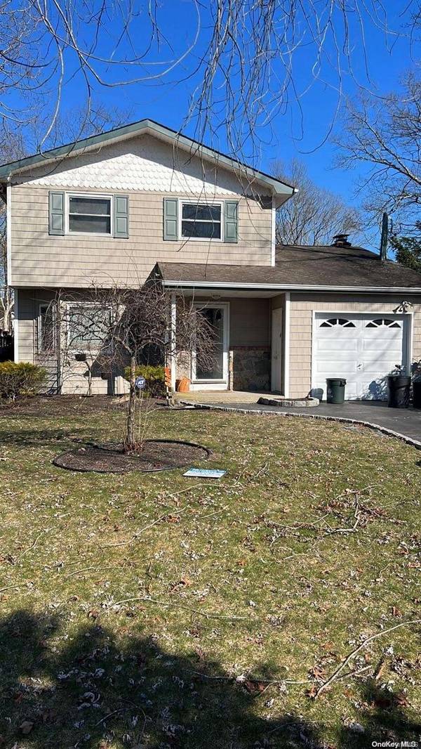 392 Birch Hollow DR, Shirley, NY 11967