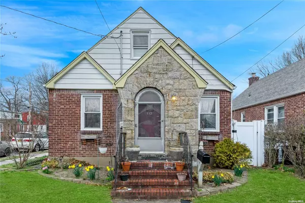 60 Green ST, Valley Stream, NY 11580