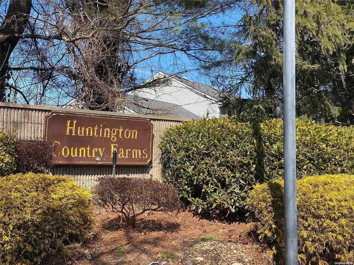 Huntington Station, NY 11746,89 Glen Pasture #89