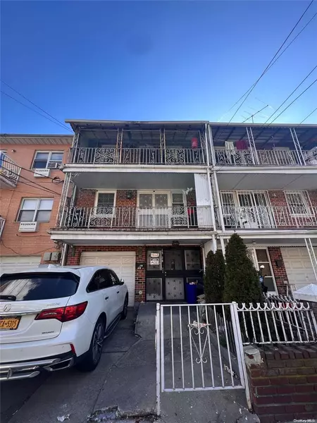 59-20 Xenia ST, Corona, NY 11368