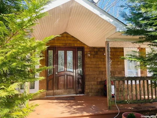 267 Mckinley DR, Mastic Beach, NY 11951