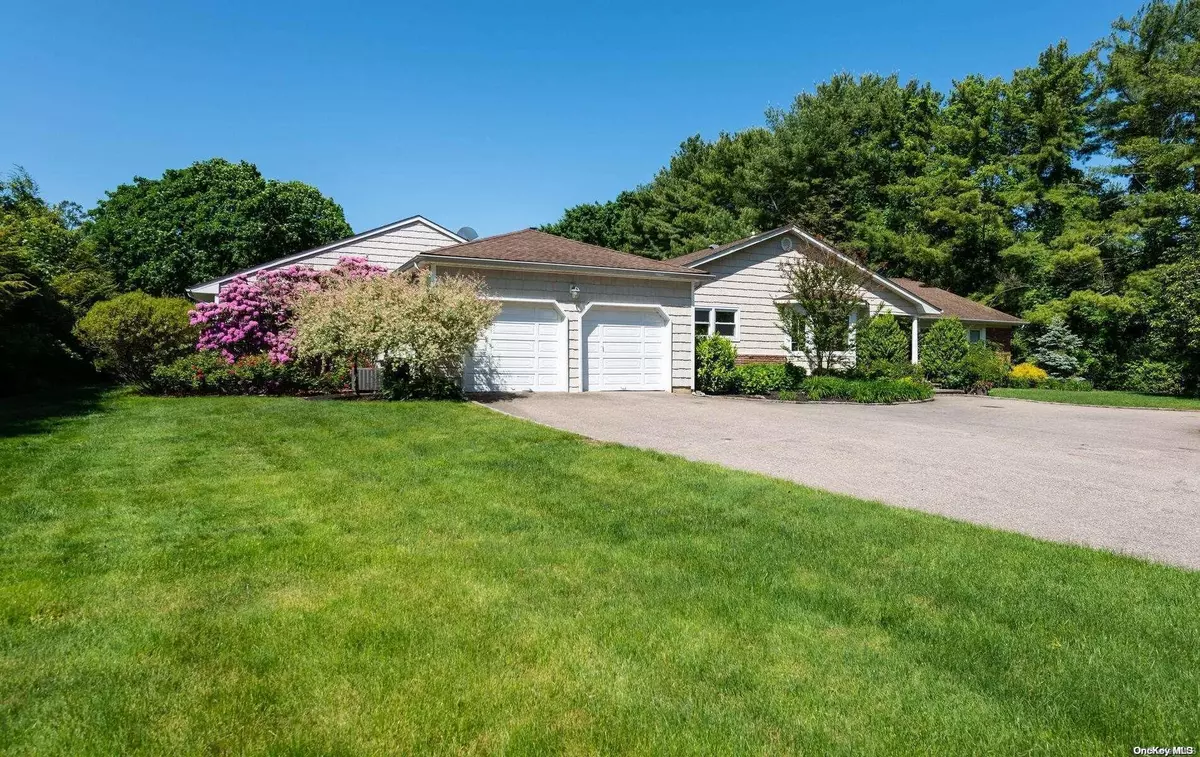 Muttontown, NY 11791,106 Sterling CT