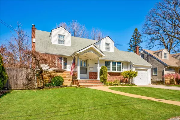 3893 Brooklyn AVE, Seaford, NY 11783