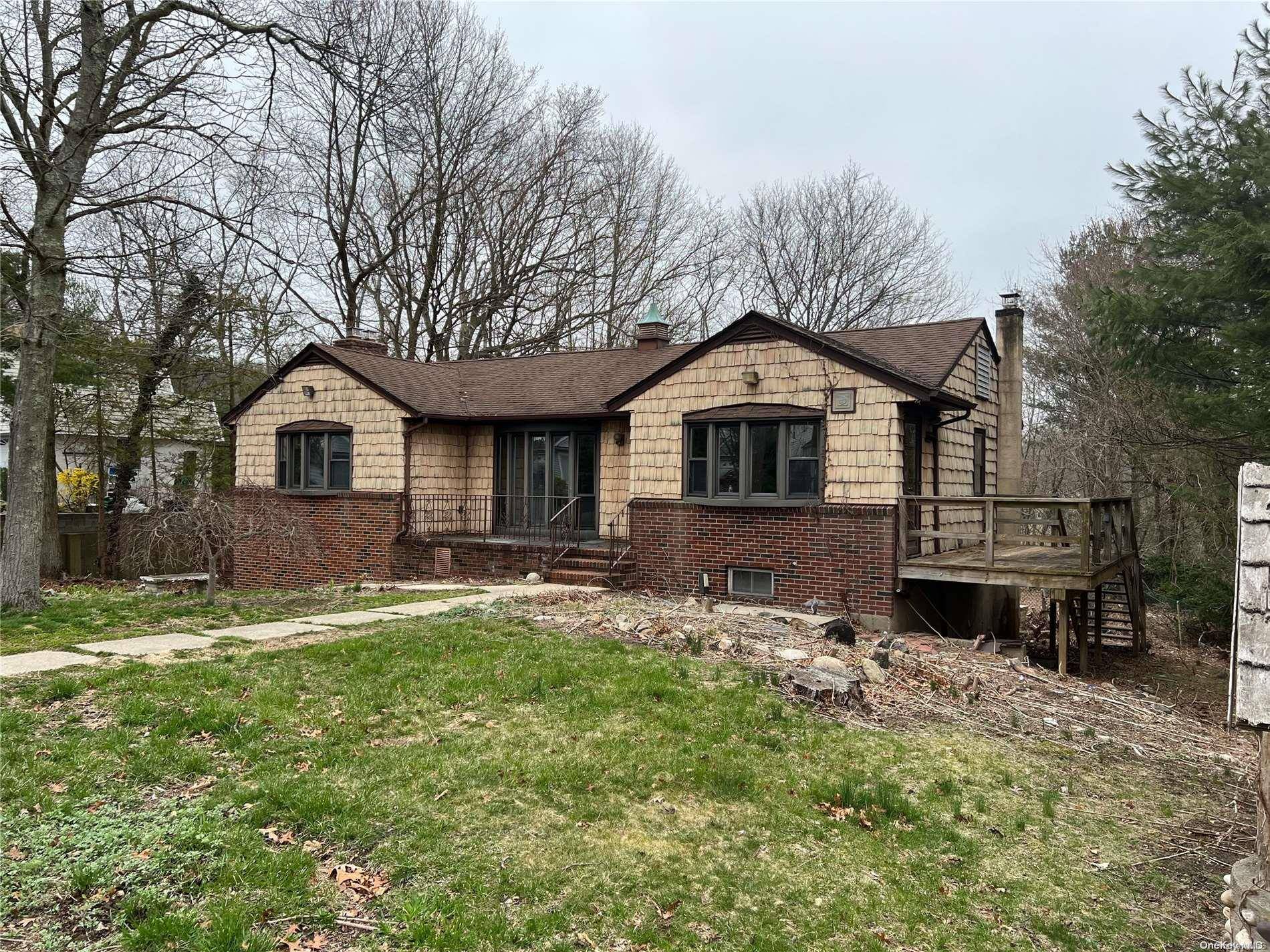 7 Weinmann BLVD, Melville, NY 11747